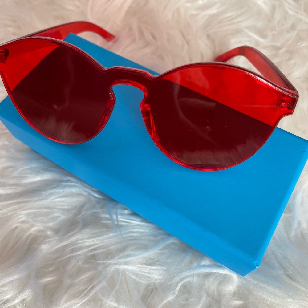 🌟The I See Red Sunglasses🌟
